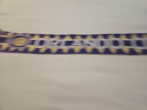 Sciarpa reversibile MLS Orlando City Soccer Club Skyline viola e oro nuova con etichette - Foto 5 di 6