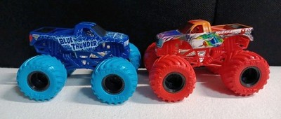 MONSTER JAM Double Down Showdown Hurricane Force & Blue Thunder 1/64 Trucks Lot
