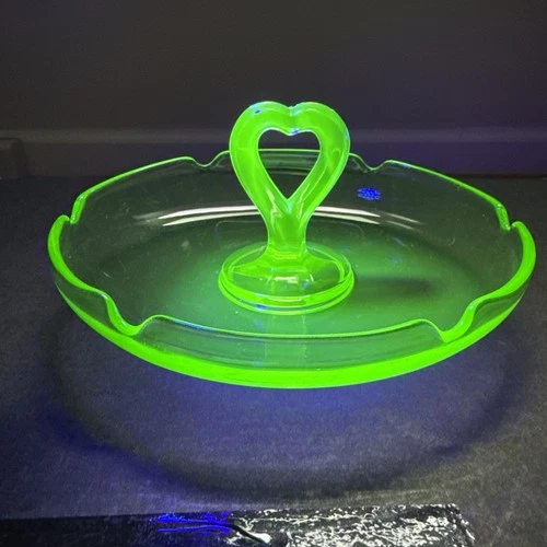 Vintage Green URANIUM Depression Glass Ashtray Trinket Candy Dish Heart Handle