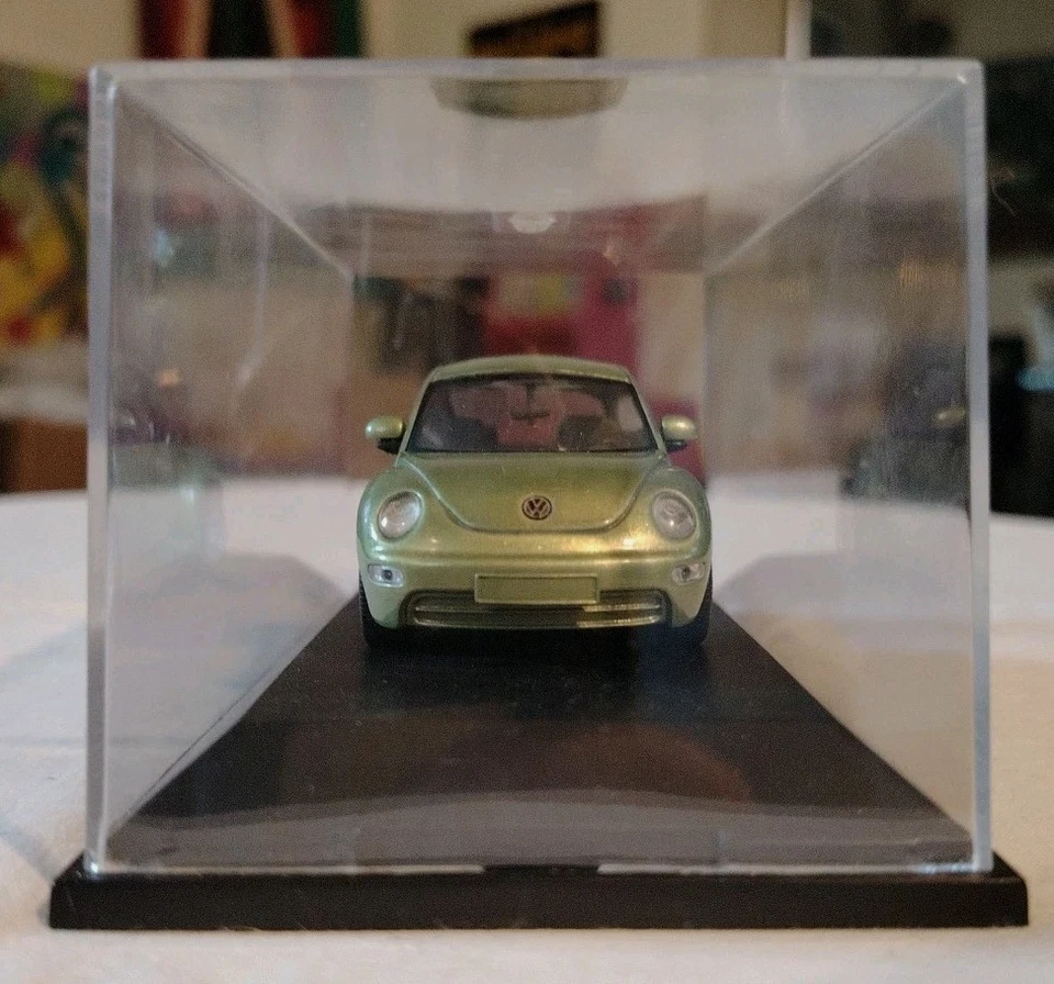 SCHUCO-VOLKSWAGEN NEW BEETLE -Scala 1:43-Modellino Auto Verde Made In Germany   - Immagine 4 di 4