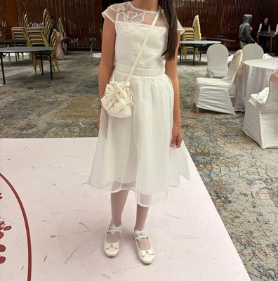 Elegantes weißes Mädchenkleid   Größe für 12 Jahre   nur einmal getragen