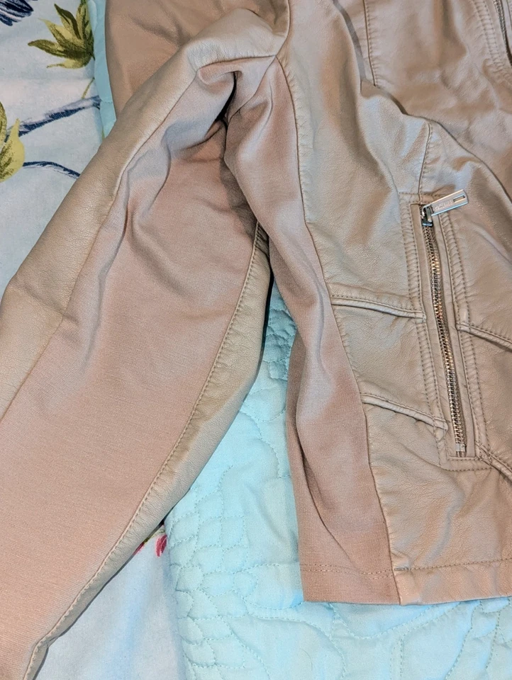 Sexy chaqueta de motocicleta estilo vintage de cuero sintético Kenneth Cole para mujer XXL marfil Foto 4 de 4