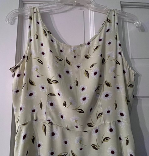 American Eagle Maxi Dress Size 4 Small, Button Front has Daisies, Pale Green - Picture 7 of 8