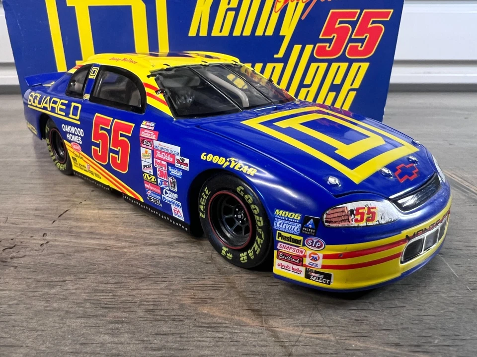 RARO* Kenny Wallace #55 Square D 1999 1/24 CWB Banco Diecast Foto 3 de 4