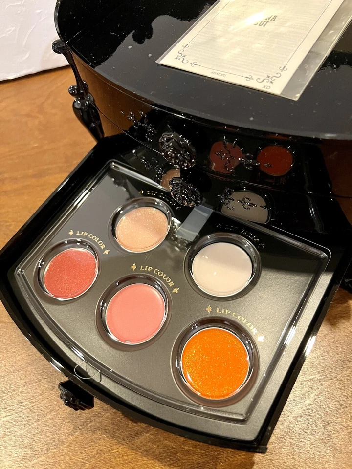 Anna Sui Makeup Color Collection - Image 3 of 4