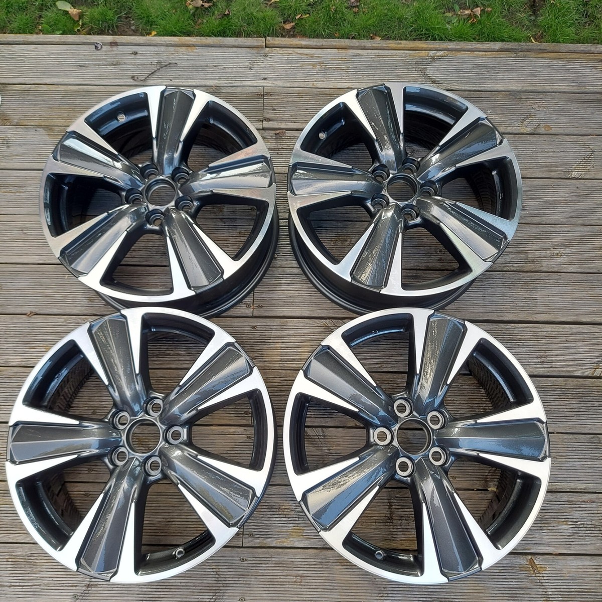 4 GENUINE LEXUS UX200 UX259H ALLOY WHEEL 7X18 ET45 BJK 4261176320  