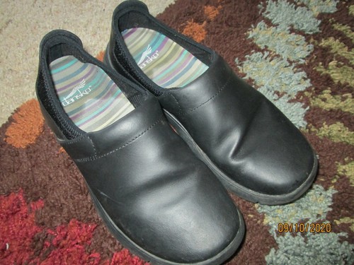 dansko clogs slip resistant