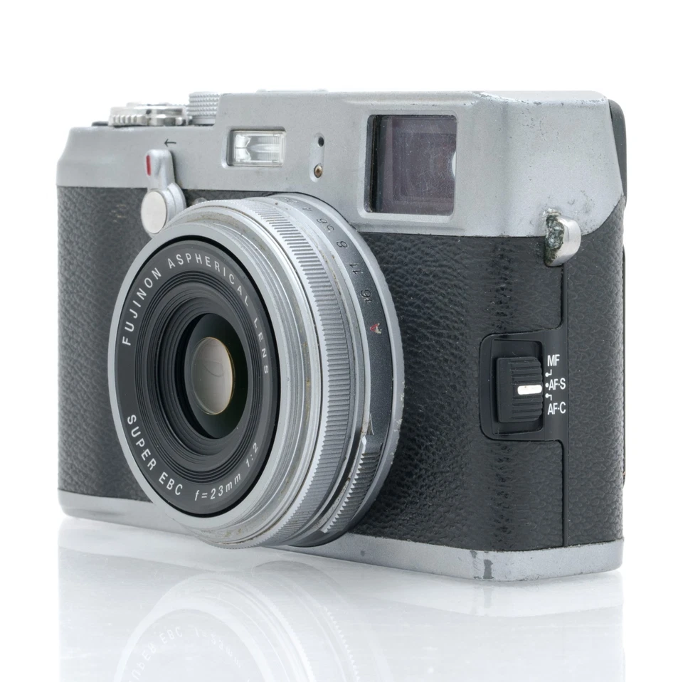 Fujifilm Fuji FinePix X100 with 23mm Fujinon Lens 2.8in LCD Digital Camera - Image 2 of 4