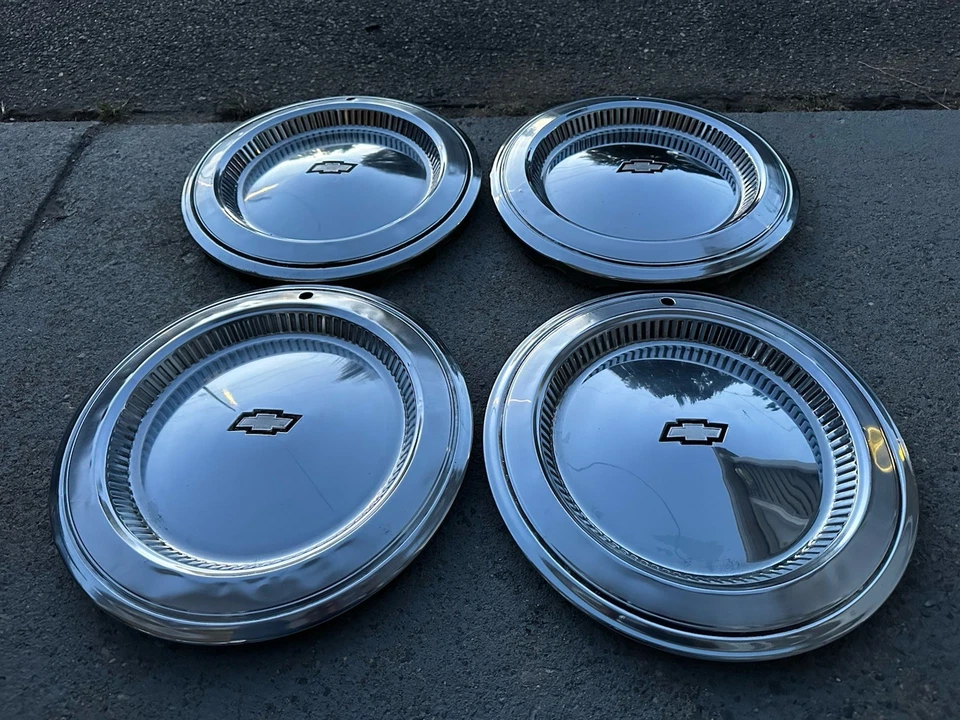 "4 tapacubos metálicos Chevy 15"" cubiertas de rueda Impala Caprice Chevelle 1975" Foto 2 de 4