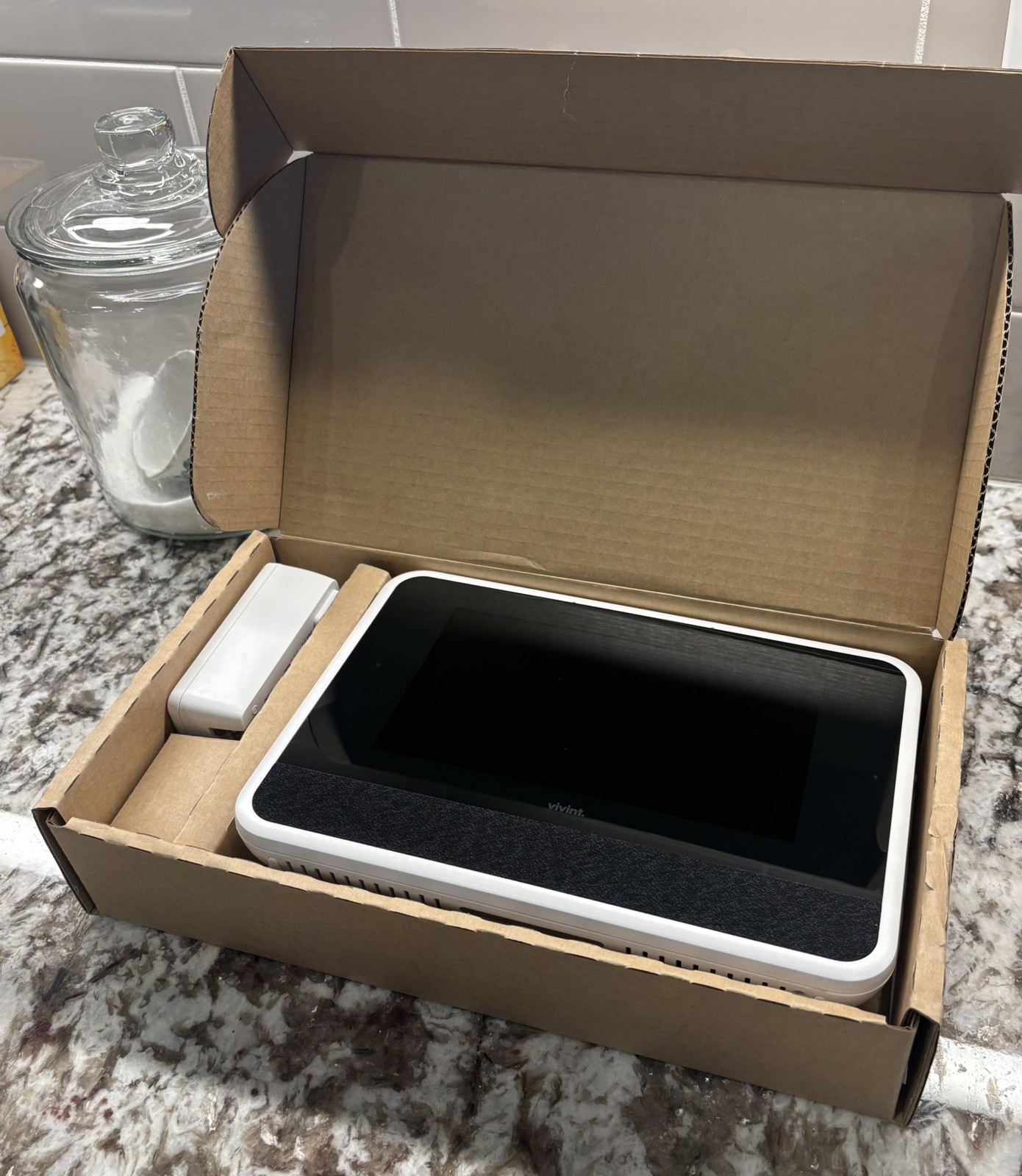 Vivint Smart Hub Control Panel VS-SH2000-C00 with Battery and Power Supply