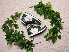 Nike Air Men s Green/White Colorblock Mid Top...