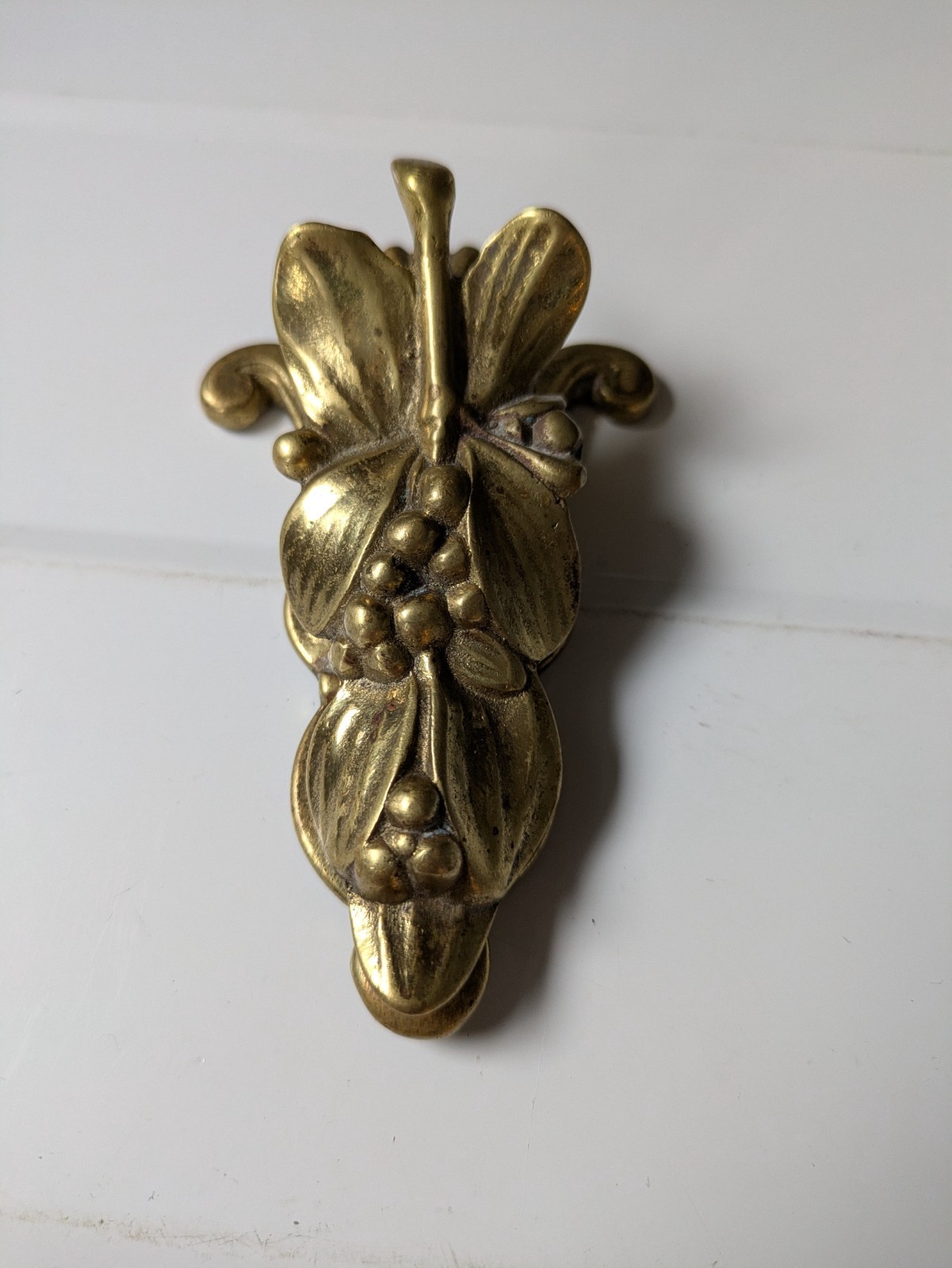 Vintage Virginia Metalcrafters Mistletoe Clip Brass Paper Clip VMC 7-27