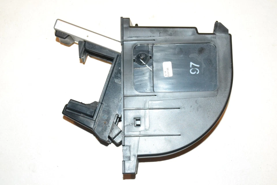 Portavasos consola central Chrysler Crossfire 2004-2008 OEM sin engancharse Foto 2 de 4