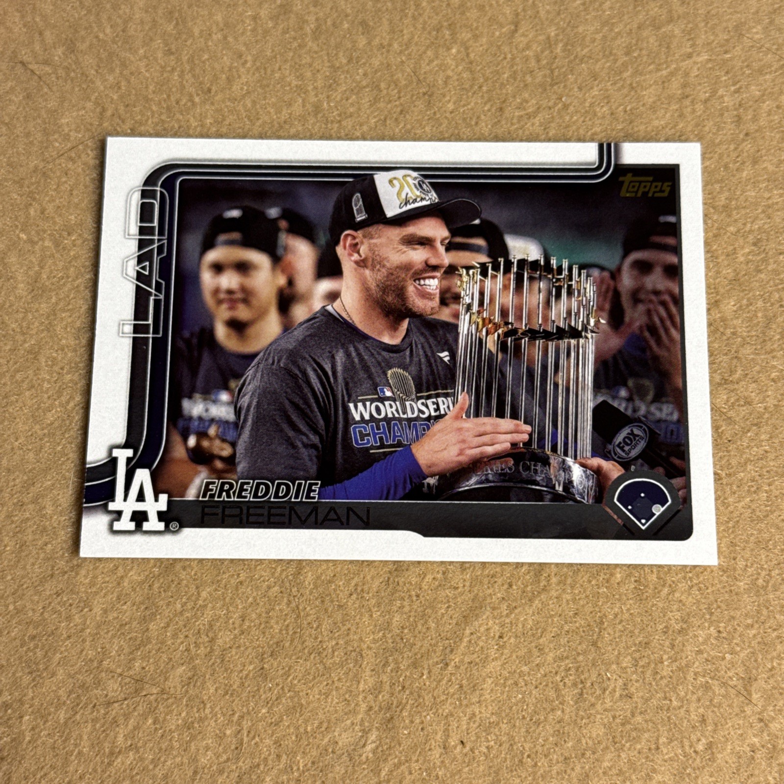 2025 Topps Series 1 Freddie Freeman Golden Mirror Image Variation SSP #239