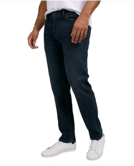 IZOD Men's Straight Fit Comfort Stretch Denim Jeans, Dark Blue