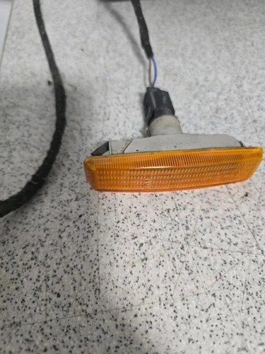 BMW 5 Touring E39 Kotflügelblinker vorne rechts 8360589 2.00 Diesel 33759788