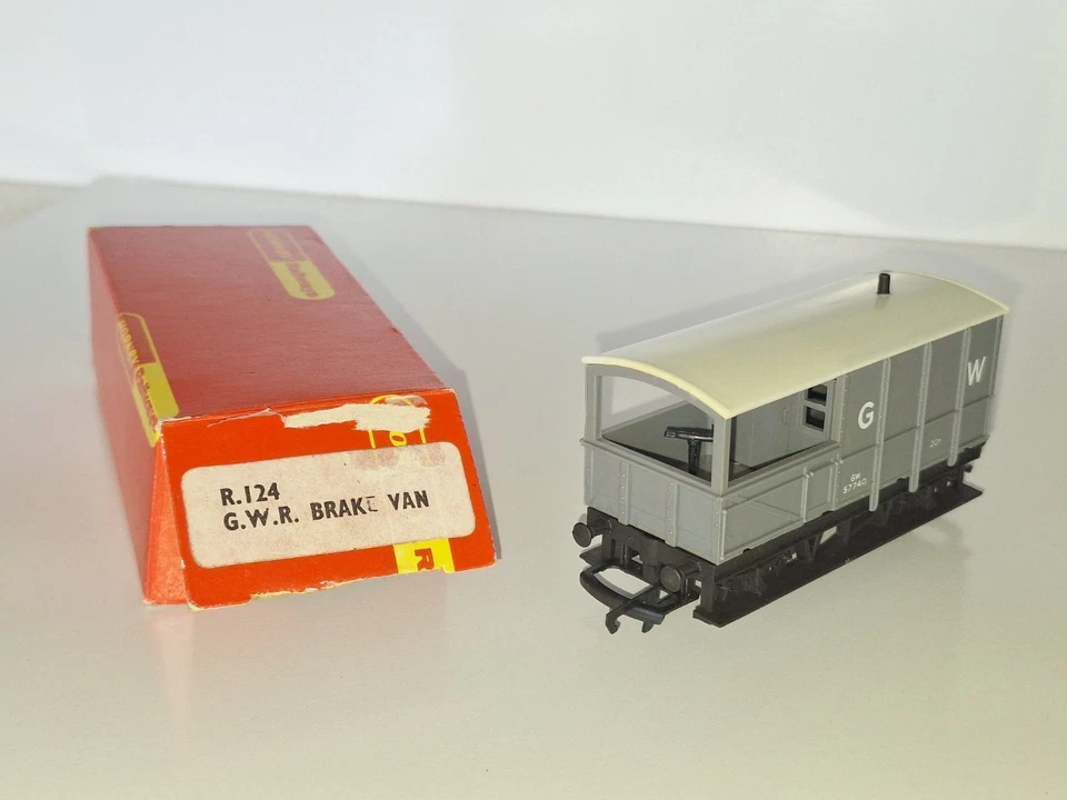 Hornby GWR 20t Brake Van R124. OO Scale. Excellent Cond. Metal wheels. Boxed - Image 2 of 4