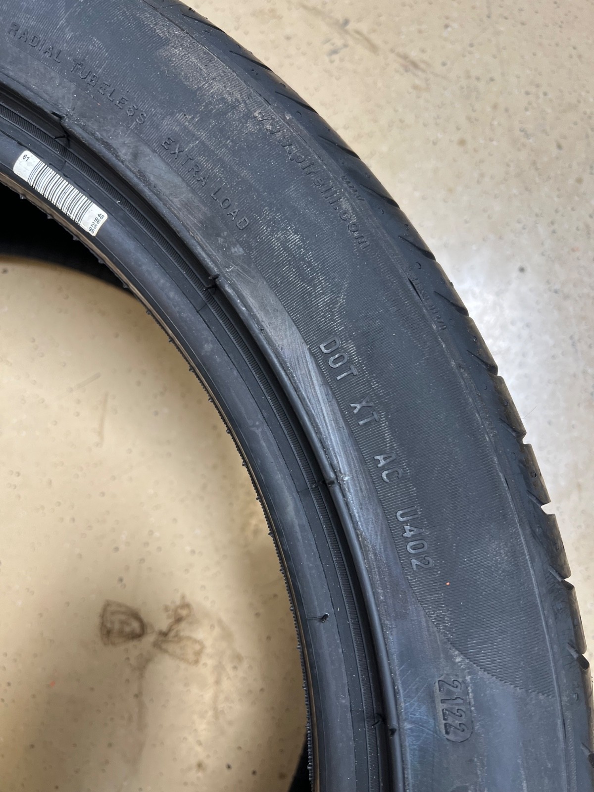 2 - NEW 265/40R21 XL (105Y) Pirelli P Zero (B) Bentley OEM - 5092