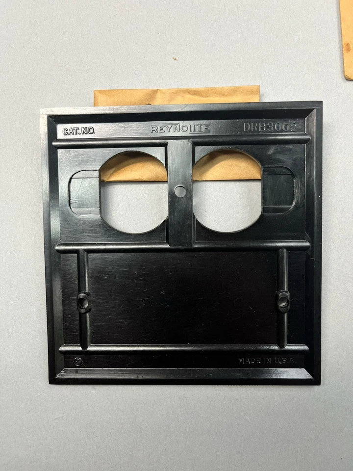 De colección Baquelita Negra Dos Cuadrillas 1 Dúplex 1 Cortador Martillo en Blanco 8552 Placa Al Ras Foto 4 de 4