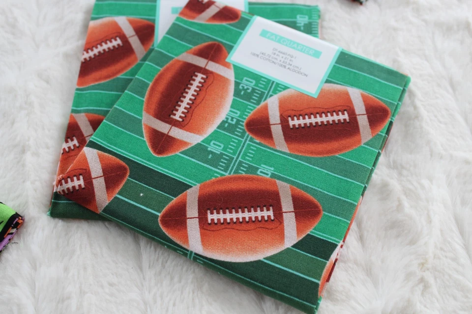 Fat Quarter BUNDLE LOT Star Wars Dinosaurs Football Teenage Mutant Ninja Turtles - Image 3 of 4