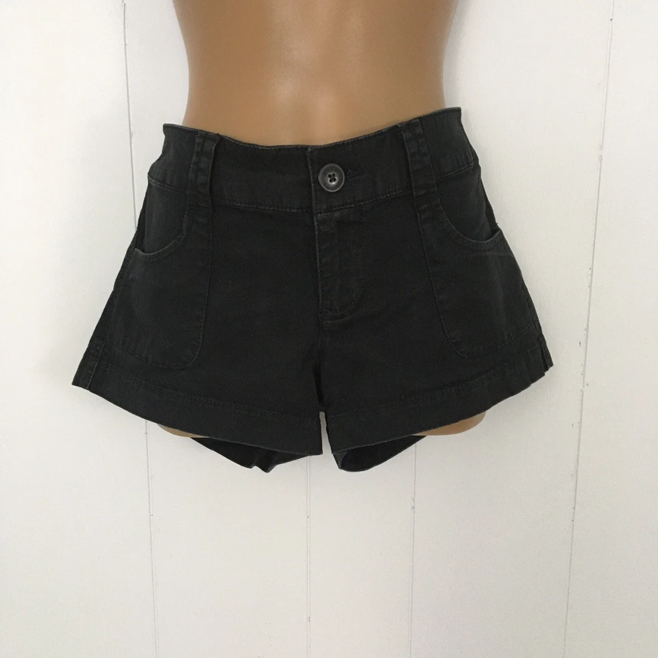 Pantalones Cortos Mossimo Supply Co. Negro Carga Tiro Bajo 5 Mujer Jr Foto 3 de 4