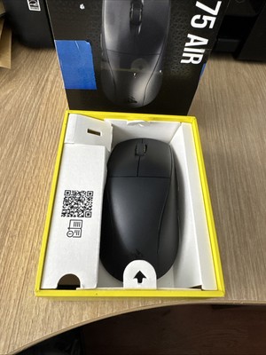 *OHNE EMPFÄNGER* CORSAIR M75 AIR Ultraleichte Kabellose Gaming Maus - Schwarz