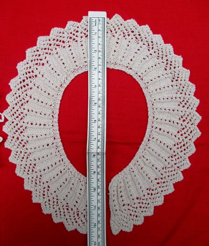 2 x Vintage Cream Coloured Hand Made Collars Crochet Lace & Knitted Lace - Picture 6 of 7