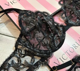 Victoria&rsquo;s Secret Shimmer Heart Embroidery Unlined Balconette Bra Set Black