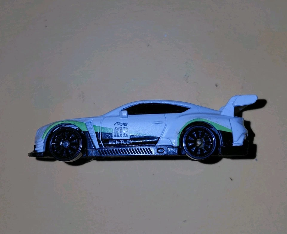 2020 Белый и зеленый 18 Bentley Continental GT3 | GHB29 этикетка ошибка - Изображение 2 из 4