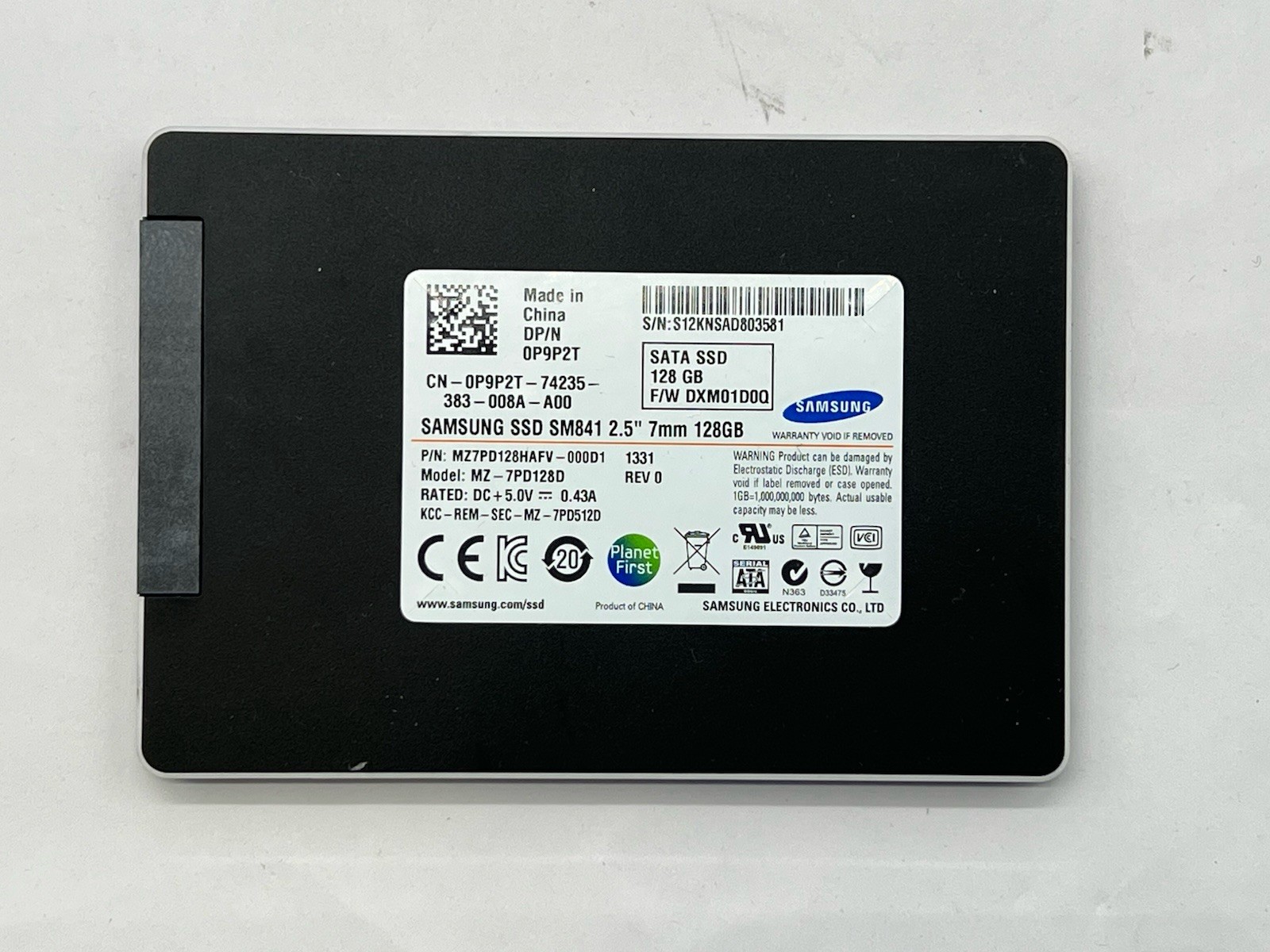 Samsung SM841 128GB 2.5'' 7mm SATA Solid State Drive MZMPD128HAFV-000D1