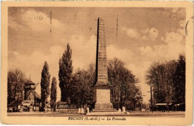 Old postcard Brunoy La Pyramide FRANCE (1370488)