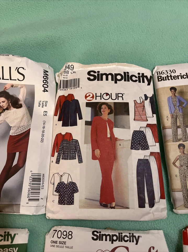 Mixed Lot of 8 Butterick Simplicity Mccalls , Crafts , Hats, Dresses Etc - Image 3 of 4