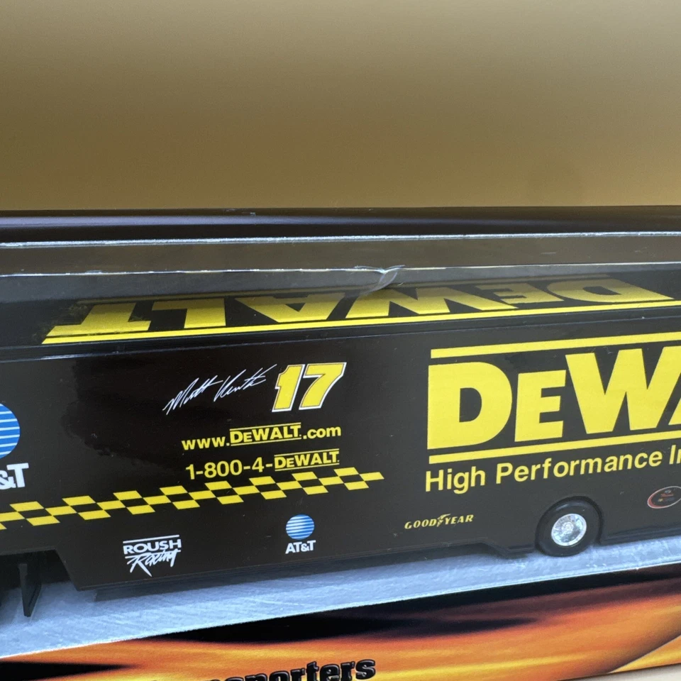 Hot Wheels NASCAR TEAM TRANSPORTERS #17 2001 Dewalt Racing nuevo raro Foto 3 de 4