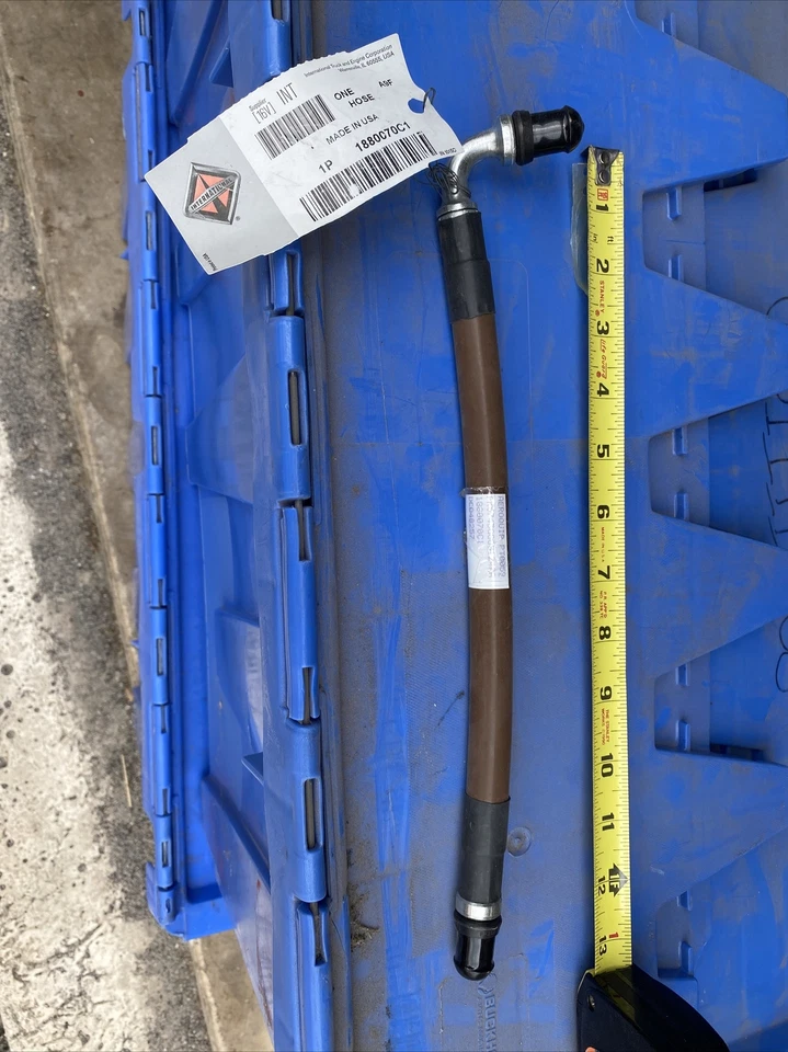 Camión y motor International una manguera 1880070C1  Foto 2 de 2