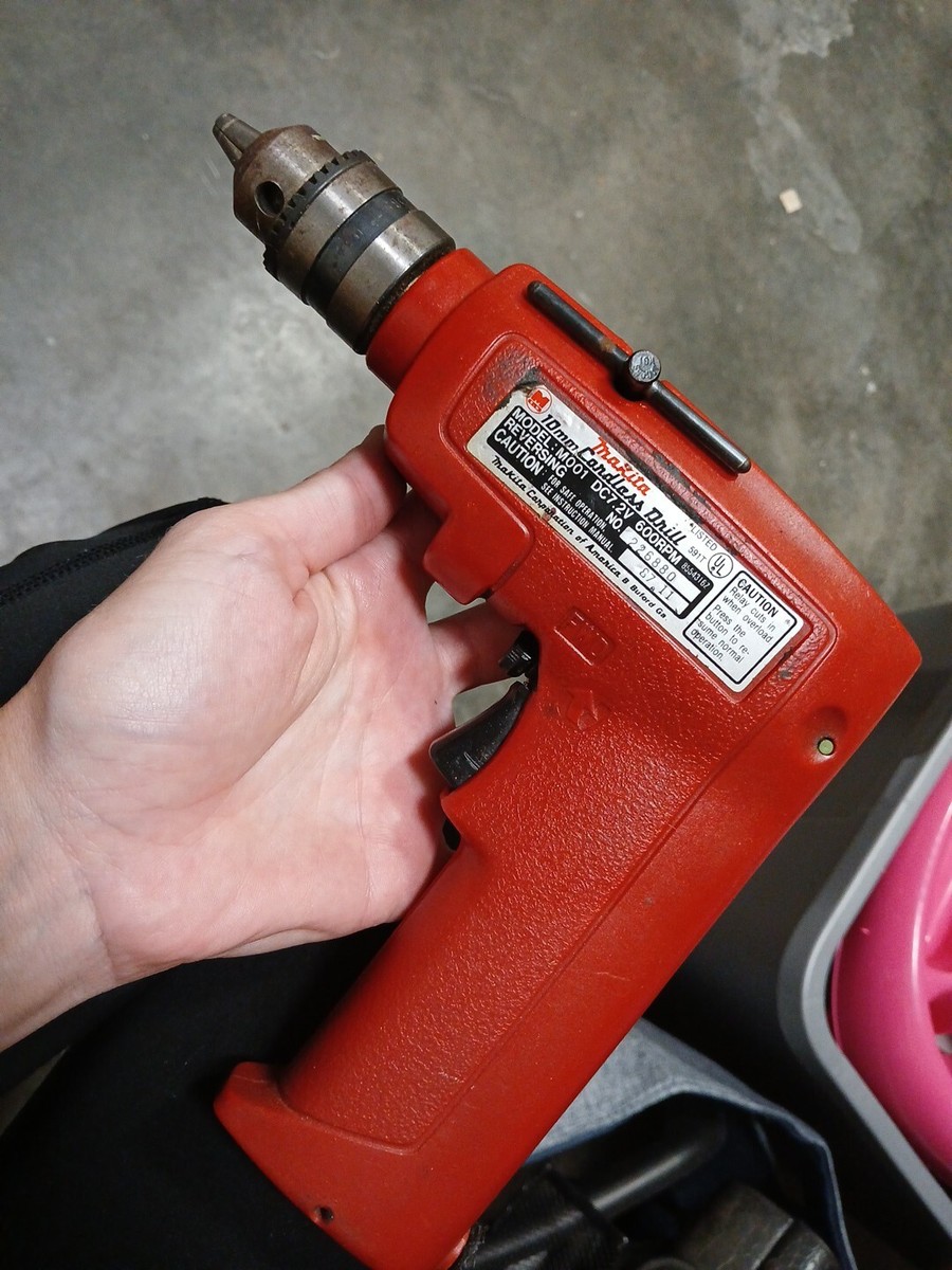 VINTAGE MAKITA M001 CORDLESS DRILL ORIGINAL WORKING CONDITION