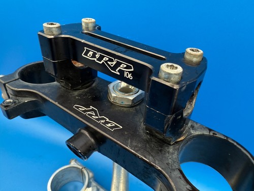 2008 08 HONDA CRF450R BRP Triple Tree Fork Clamps Steering Stem FORK TOP BRIDGE - Picture 3 of 17