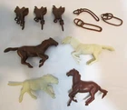 MARX PLAYSET LOT OF 4 HORSES + 3 SADDLES/BRIDLES for 60mm FIGURES FORT APACHE