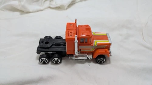 Vintage 1984 Bandai Japan GOBOTS Semi Truck "STAKS"   - 100% COMPLETE EXCELLENT!