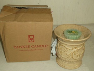 New-Yankee-Candle-Electric-Cream-Swirl-Tart-Wax-Melt-Warmer-W-April-Showers