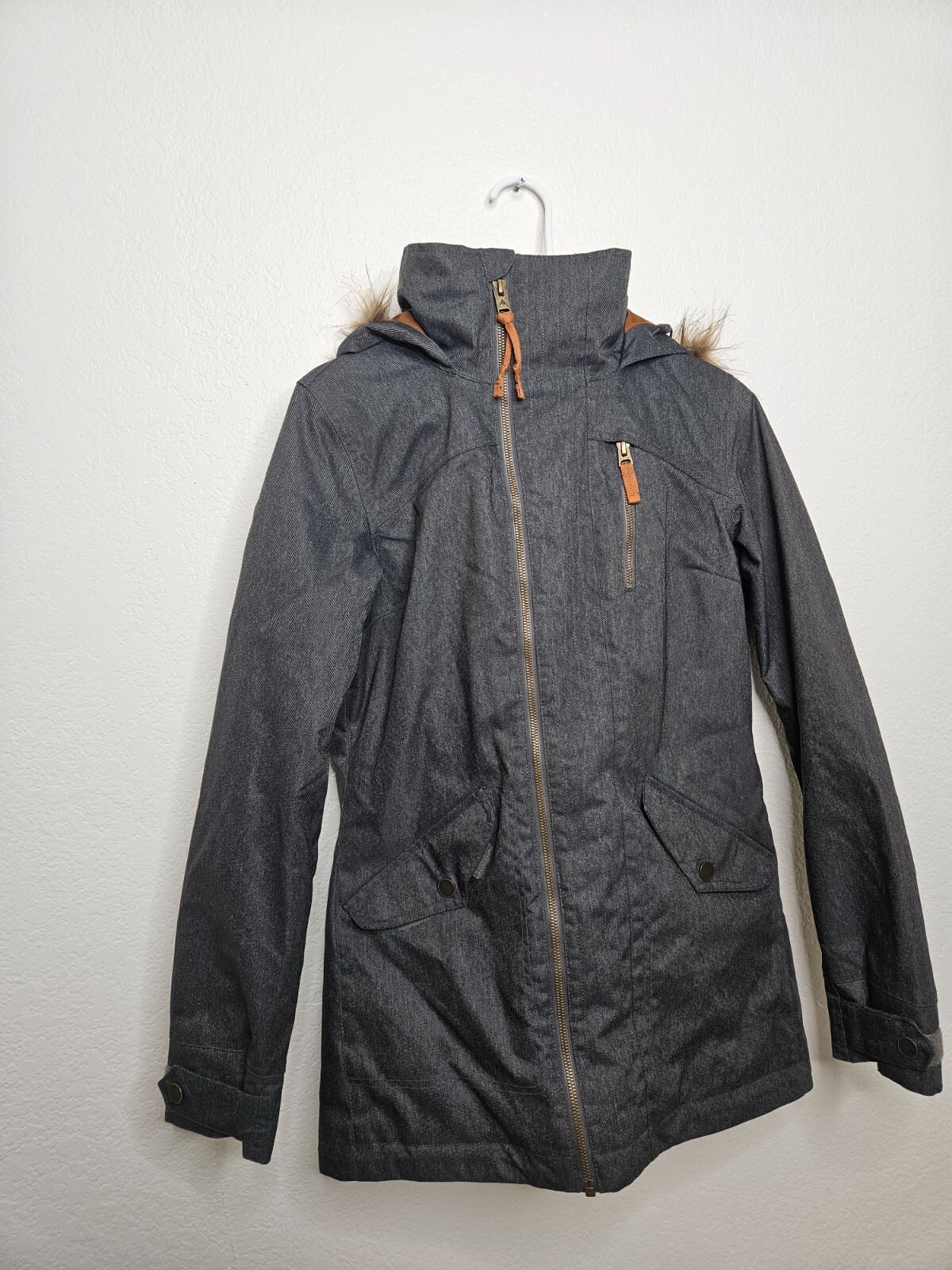 Burton Dryride Snow Jacket Women's Small Grey Pink Snowboard Ski Faux Fur Hood