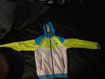nike amplify windrunner jacket