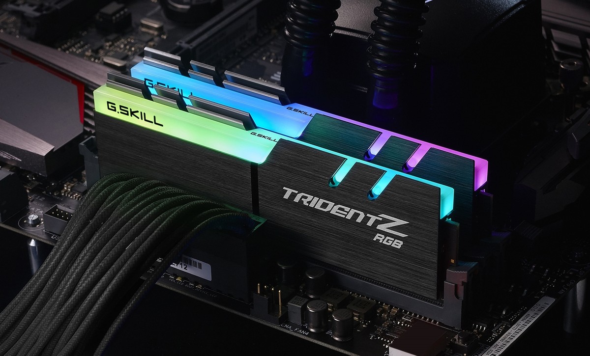 16GB G.Skill DDR4 TridentZ RGB 3200Mhz PC4-25600 CL16 1.35V Dual