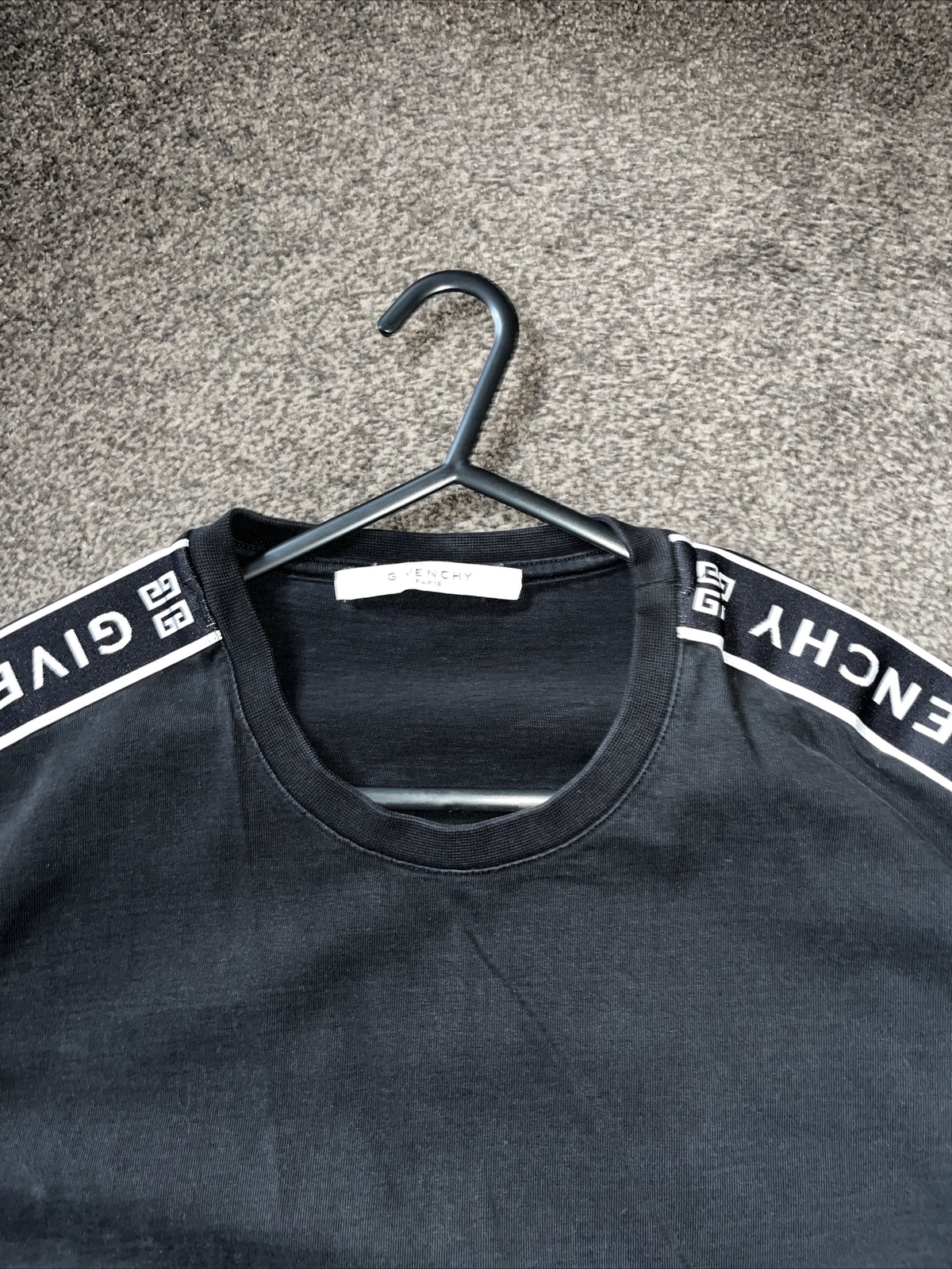 GIVENCHY MENS T SHIRT MEDIUM *AUTHENTIC GIVENCHY* eBay