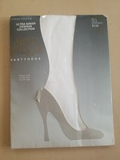 Sheer Intrigue Pantyhose Flower On Heel / Ankle Design White Size B Vintage