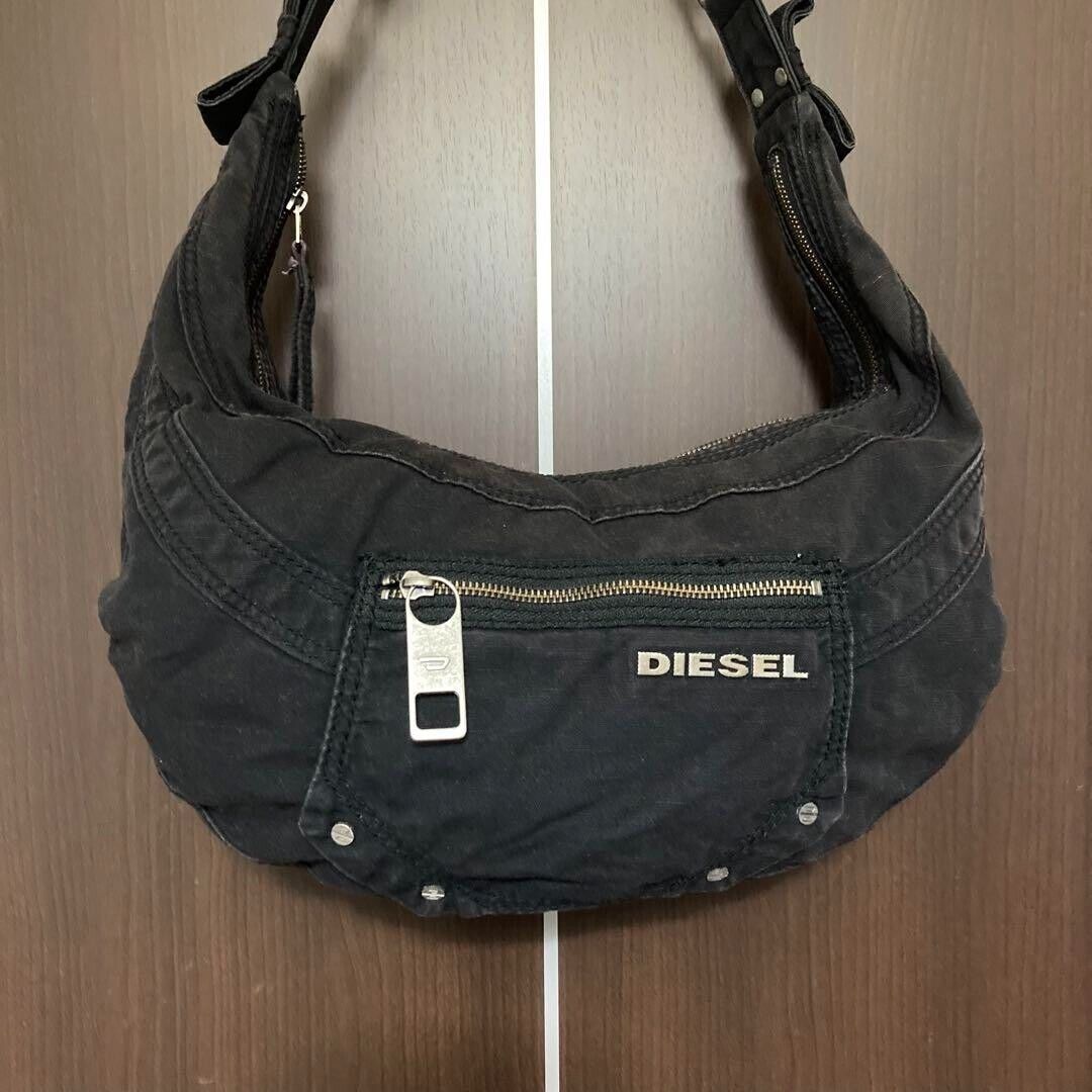 Diesel Men Archive Shoulder Bag Y2K Crescent Black Diesel Men Archive Shoulder Bag Y2K Crescent Black