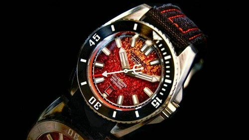 Neminus Xtreme Diver 300 Red Salvage Automatic Diver Watch 44mm - Afbeelding 2 van 10