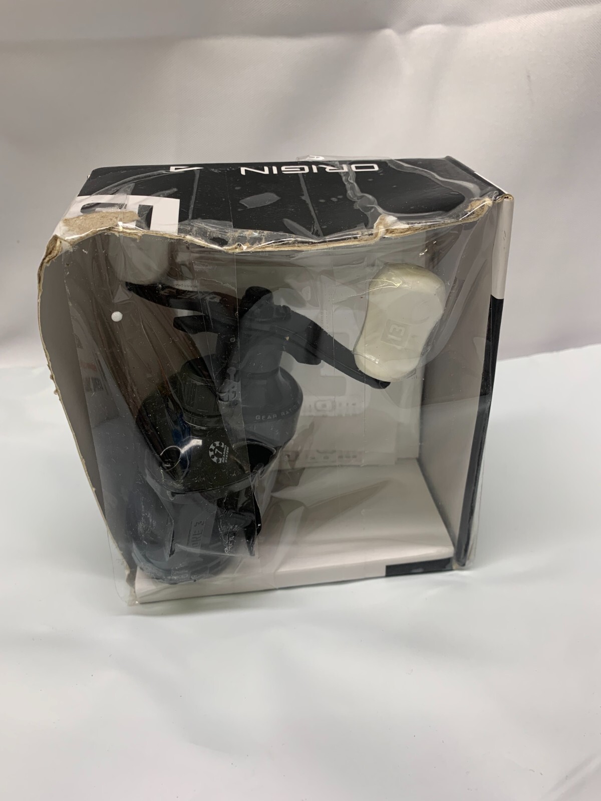 13 Fishing Origin A  baitcast Reel- 0A8.1 -RH *New-Box Damag