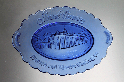 Placa de jabón ovalada Avon vidrio azul cobalto montaje Vernon George & Martha Washington - Imagen 2 de 3
