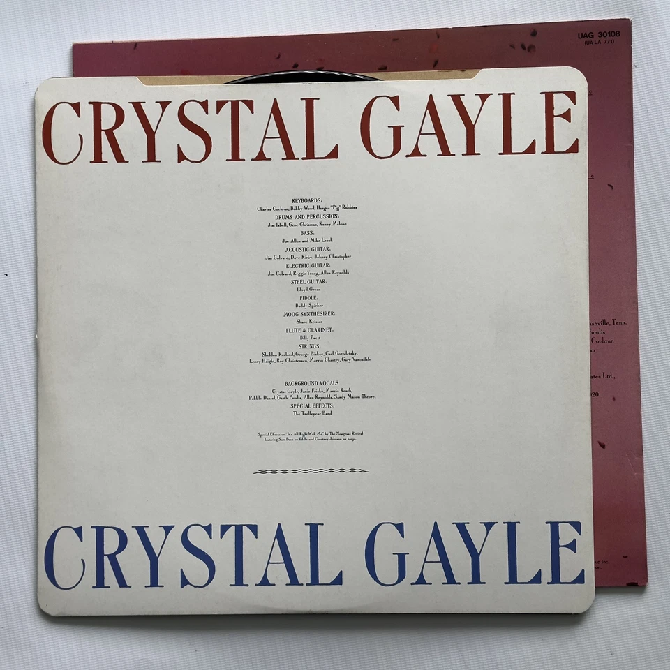 Crystal Gayle - we must believe in magic 1977 UK vinyl LP record NM/NM 30108 - Image 3 of 4