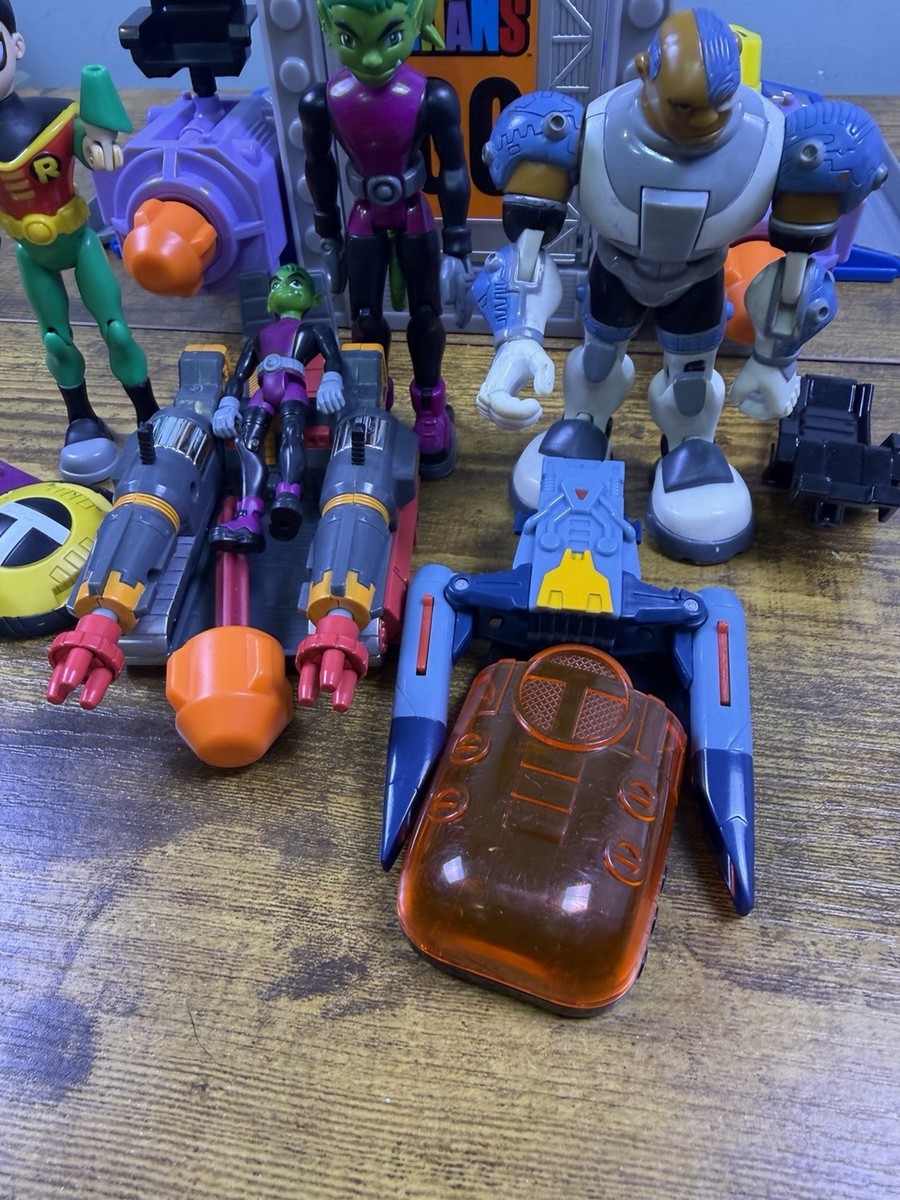 2004 Bandai Teen Titans Go Launch Tower Playset & Action Figures
